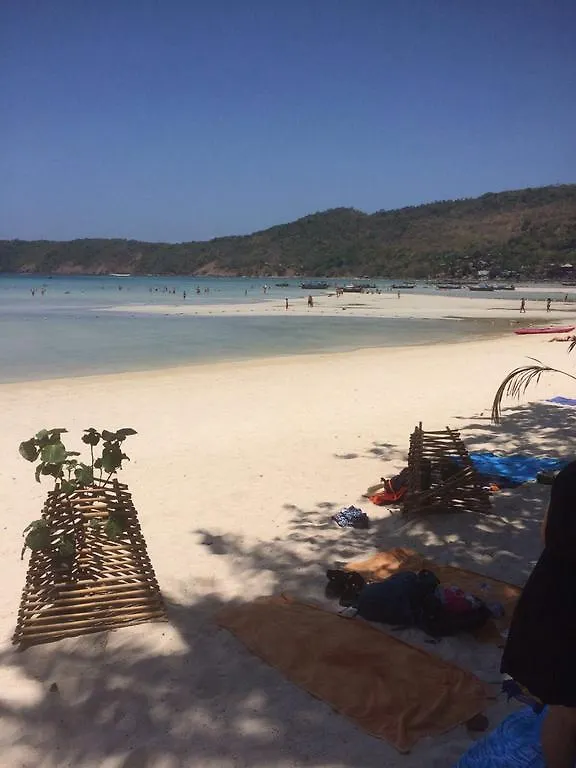 Bung House Hotel Phi Phi Don 0*,