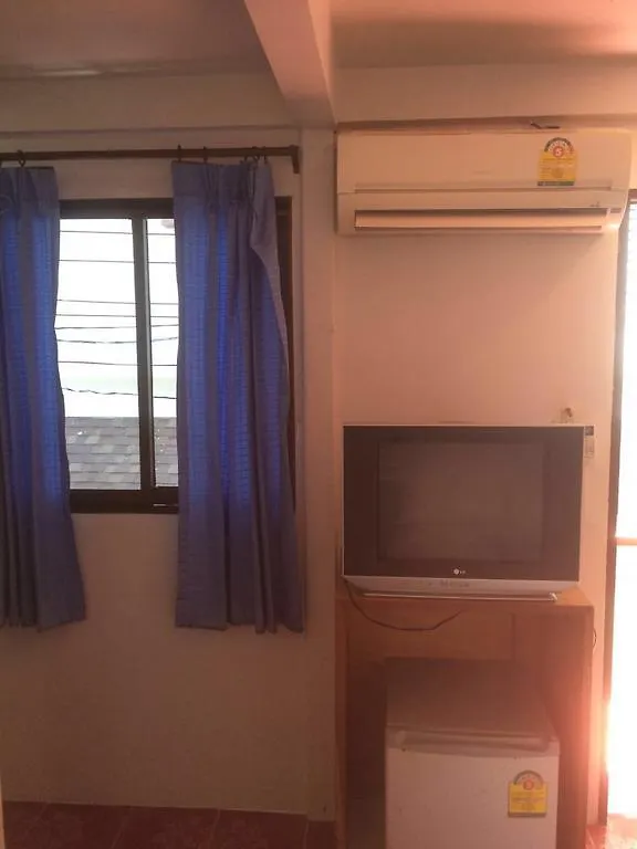 Bung House Hotel Phi Phi Don 0*,  Thailand